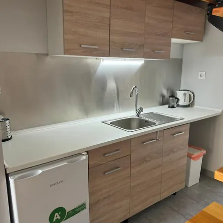 Thess Georgiou Katechaki 13 公寓